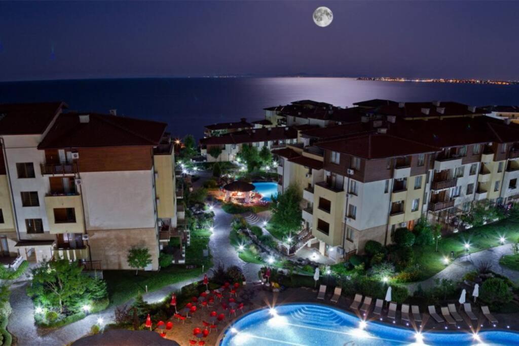 Апартамент Ния, Райска Градина / Garden Of Eden Sveti Vlas Buitenkant foto