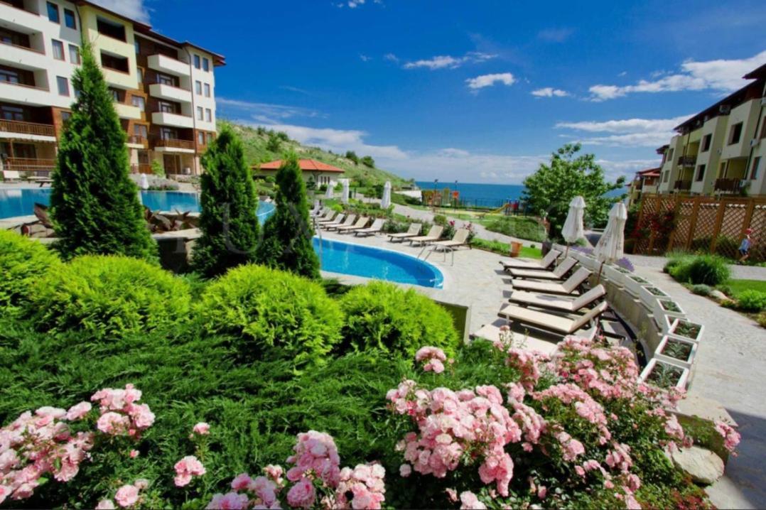 Апартамент Ния, Райска Градина / Garden Of Eden Sveti Vlas Buitenkant foto