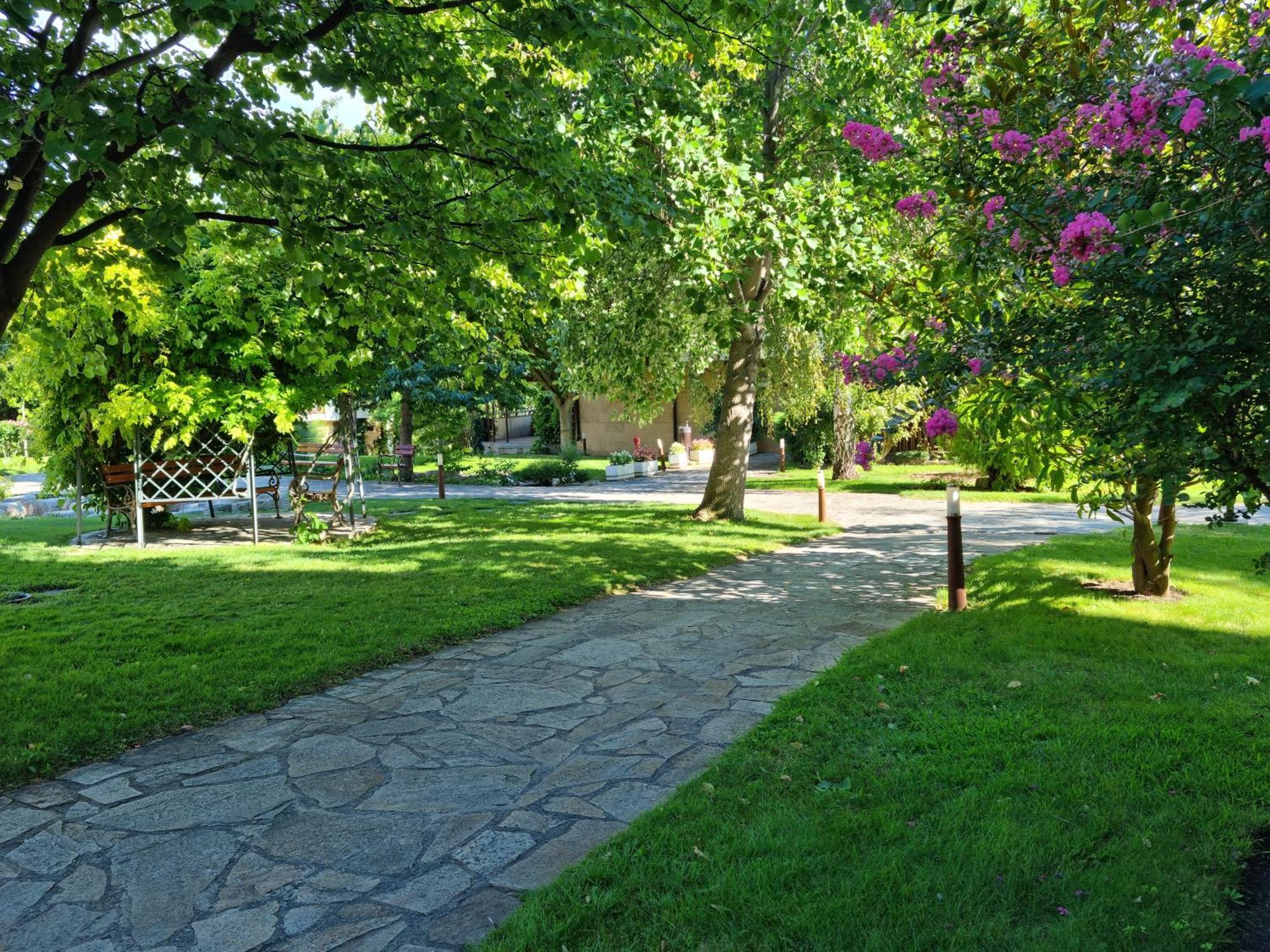 Апартамент Ния, Райска Градина / Garden Of Eden Sveti Vlas Buitenkant foto