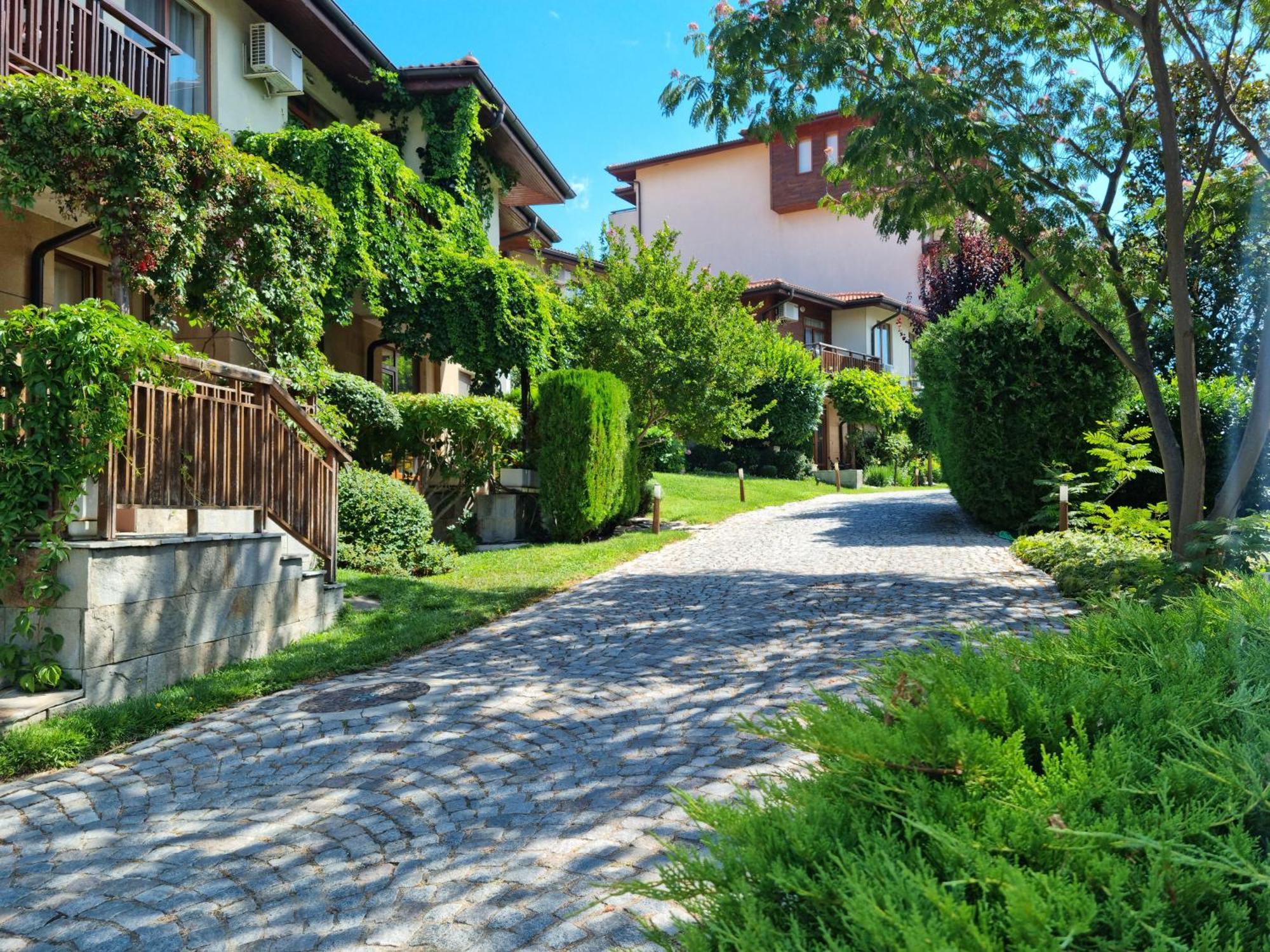 Апартамент Ния, Райска Градина / Garden Of Eden Sveti Vlas Buitenkant foto